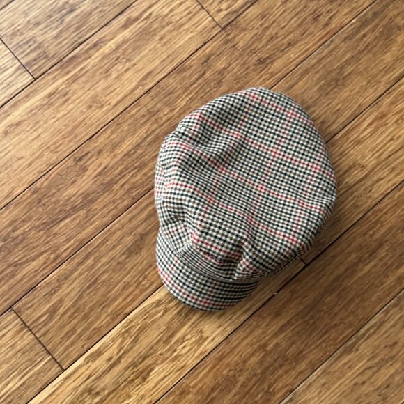 Brandy Melville John Galt Cap - Picture 2 of 3